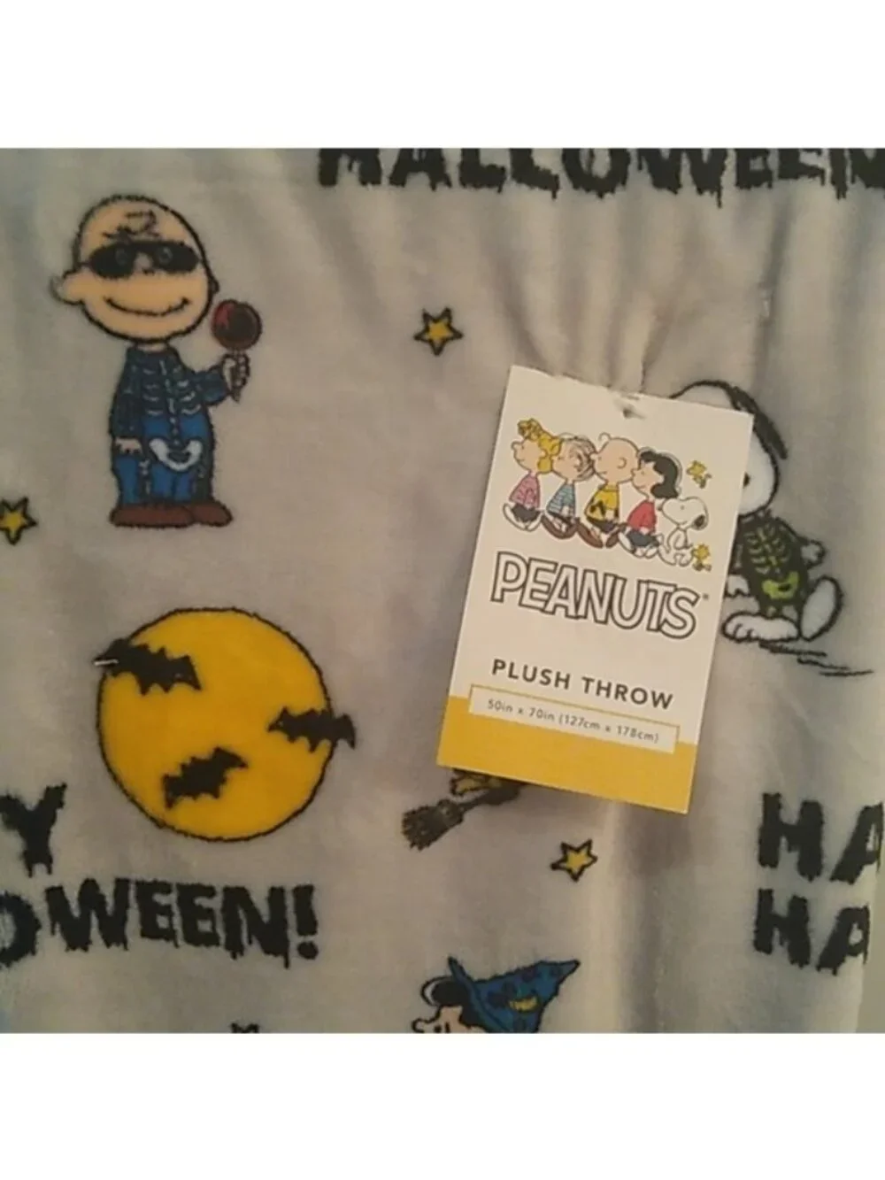 Berkshire Peanuts Halloween Lucy Charlie Brown Woodstock Plush Throw